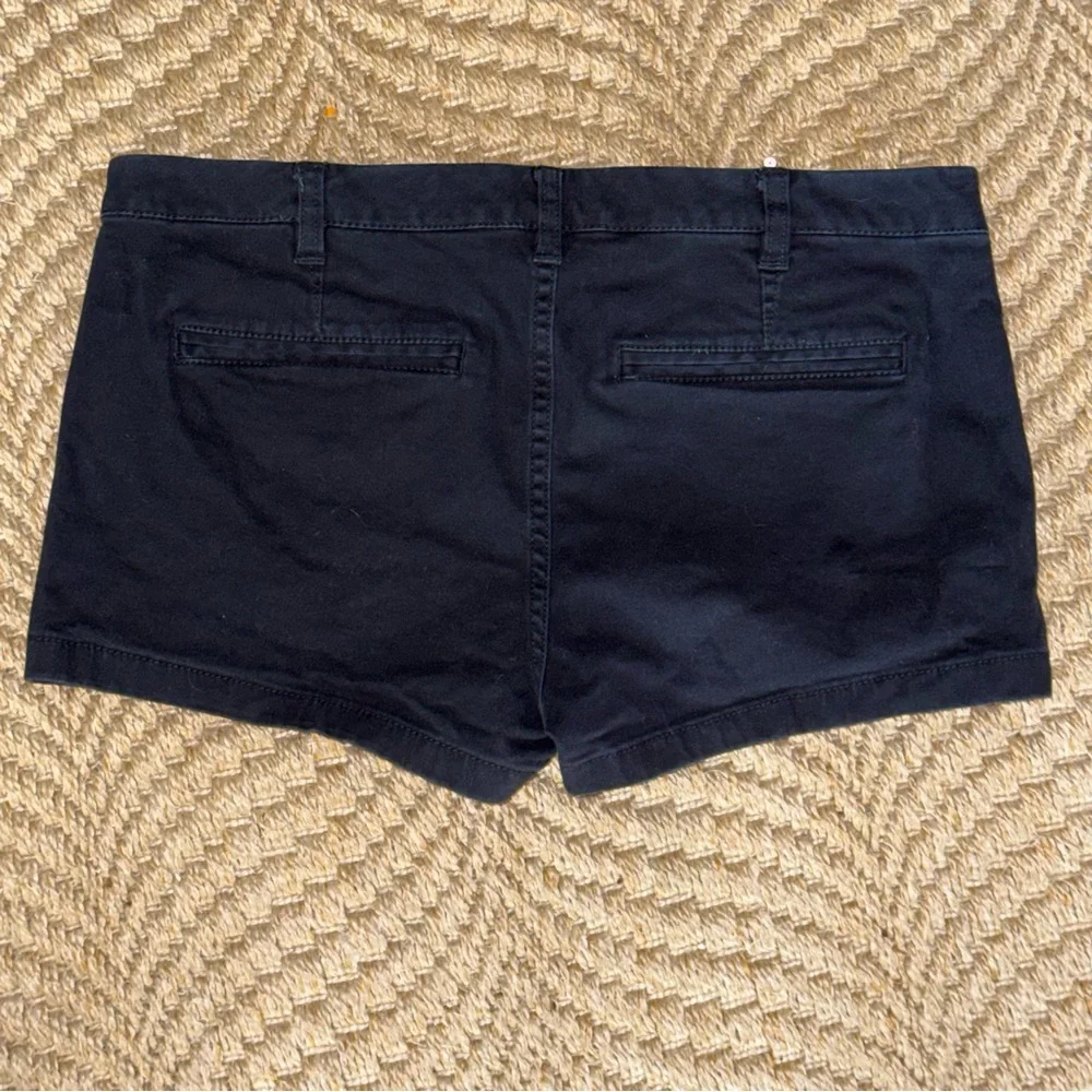 Express Women’s 4 Black Short Shorts 2” Inseam Casual Short Shorts Solid Black